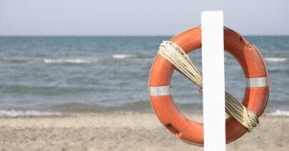 close-up-lifebuoy-beach